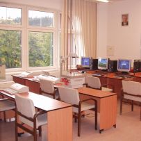 Škola a její interiér (2005)