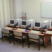 Škola a její interiér (2005)