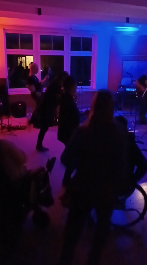 Oslavy 30 let školy - současní žáci, hosté